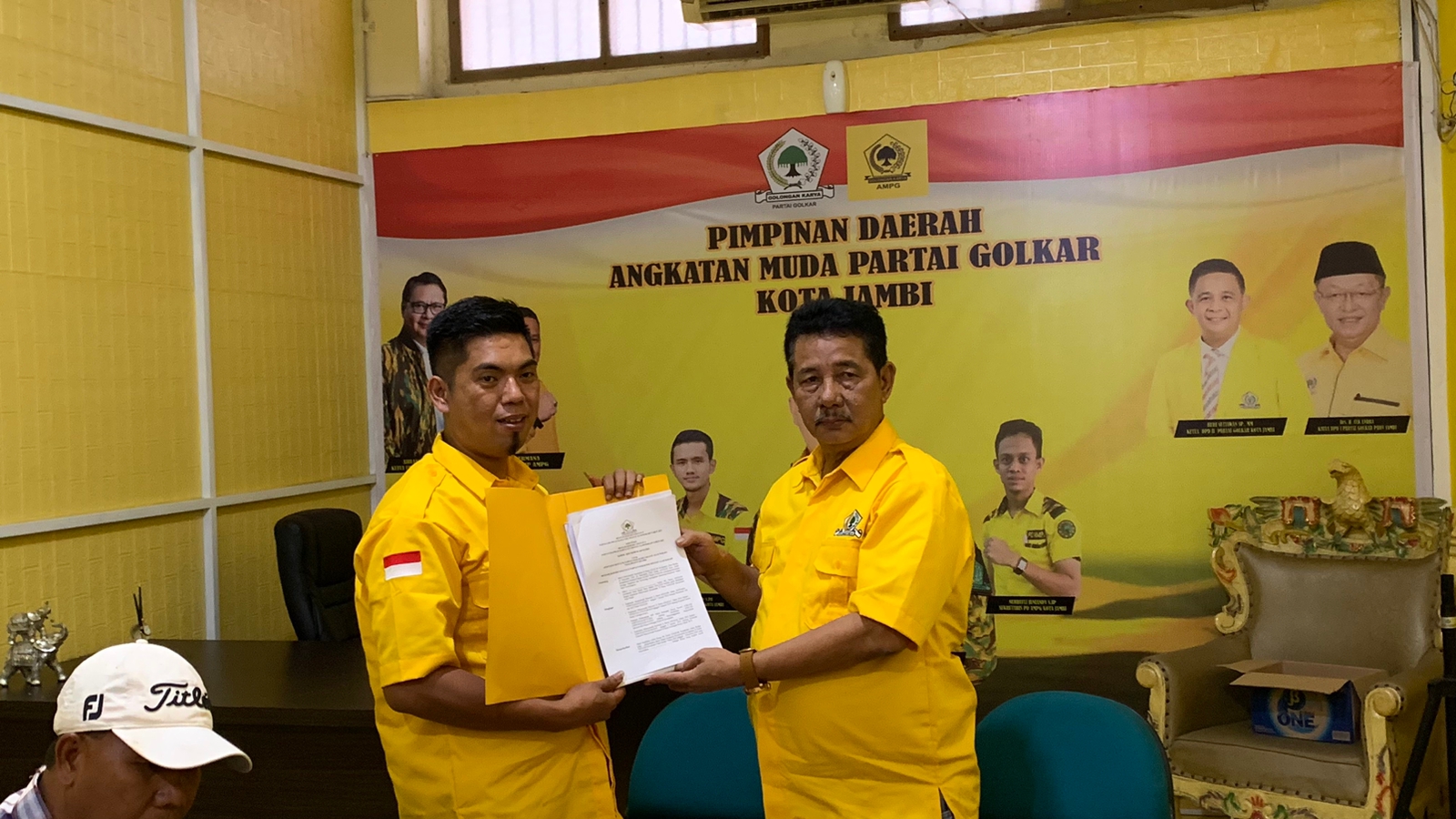 Siap Besarkan Partai, Deni Alpian Pimpin Golkar Kecamatan Alambarajo. Foto: Serunting.id