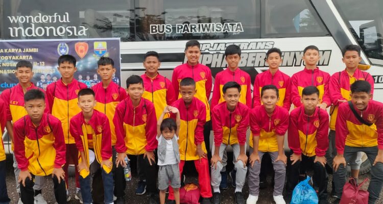 Bawa Nama Jambi, Tim U-13 SSB Gelora Karya Bertolak ke Yogyakarta, Pengurus: Kita Targetkan Juara. Foto: Jogi Sirait