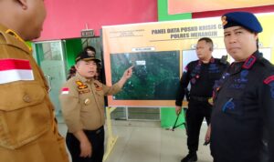 Pantau Evakuasi Kapolda Jambi dari Posko Bangko, Al Haris: Selain Udara, Evakuasi Hari Ini Juga Lewat Darat. Foto: Riky Serampas
