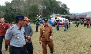 Terkendala Tebalnya Kabut di Lokasi, Kapolda Jambi Belum Berhasil Dievakuasi, Gubernur Al Haris Masih Bertahan di Kerinci. Foto: Riky Serampas