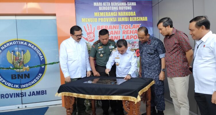 Resmikan Gedung BNN Provinsi Jambi, Gubernur Al Haris Ingatkan Tidak Boleh Lengah Maraknya Narkoba Saat Ini. Foto: Riky Serampas