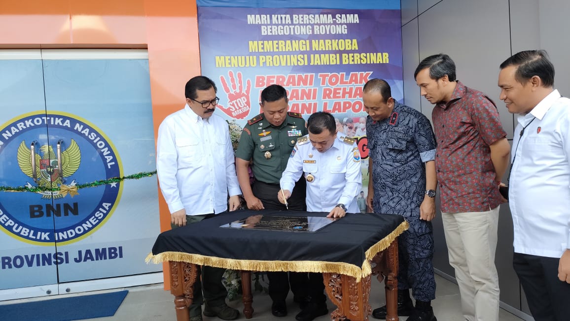 Resmikan Gedung BNN Provinsi Jambi, Gubernur Al Haris Ingatkan Tidak Boleh Lengah Maraknya Narkoba Saat Ini. Foto: Riky Serampas