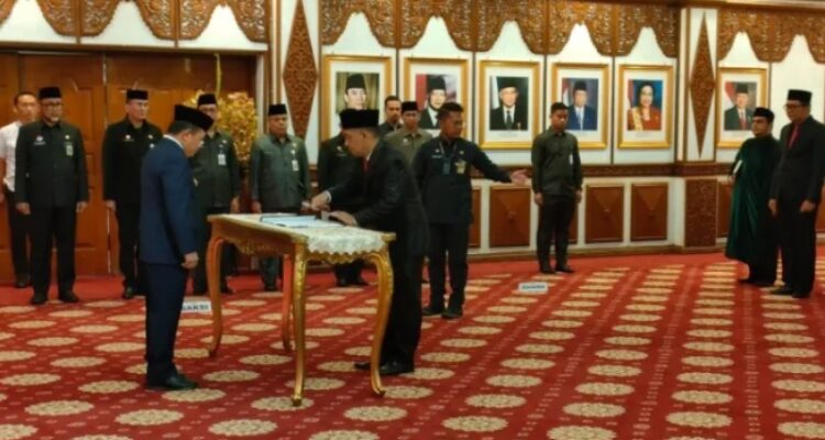 Gubernur Jambi, Al Haris Lantik 54 Pejabat Eselon III di Lingkup Pemprov Jambi, Jumat (13/1/2023). Foto: Jp/ Ampar