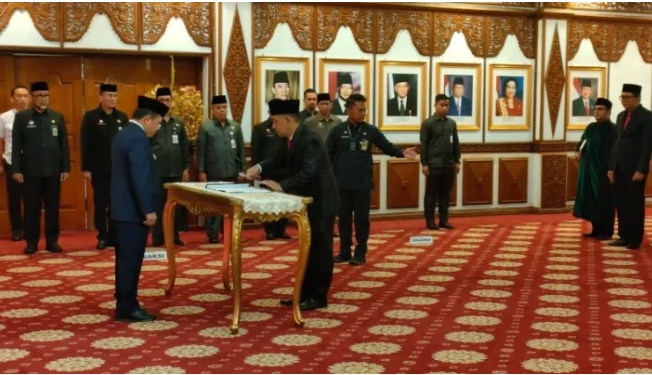 Gubernur Jambi, Al Haris Lantik 54 Pejabat Eselon III di Lingkup Pemprov Jambi, Jumat (13/1/2023). Foto: Jp/ Ampar