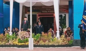 Gubernur Jambi, Al Haris Jadi Irup  upacara peringatan Hari Bhakti Imigrasi ke-73 di Kanwil Kementerian Hukum dan HAM RI Jambi, Kotabaru, Kota Jambi, Senin (26/1/2023). Foto: Meli/ Ampar