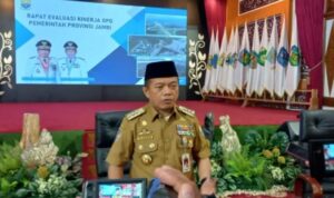 Pemerintah Provinsi (Pemprov) Jambi melakukan rapat evaluasi kinerja Organisasi Perangkat Daerah (OPD) secara tertutup di Auditorium Rumah Dinas Gubernur Jambi pada Senin (6/3/2023)/ Foto: Melli/ Ampar