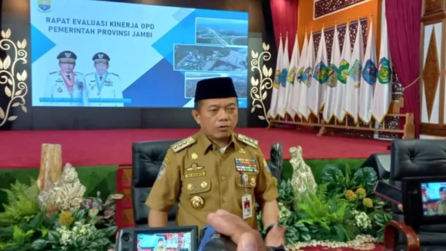 Pemerintah Provinsi (Pemprov) Jambi melakukan rapat evaluasi kinerja Organisasi Perangkat Daerah (OPD) secara tertutup di Auditorium Rumah Dinas Gubernur Jambi pada Senin (6/3/2023)/ Foto: Melli/ Ampar