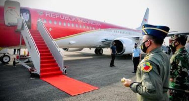 Naik Boeing 737-800 Business Jet Kepresidenan Indonesia, Jokowi Tiba di Jambi. Foto:Ist/net