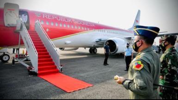 Naik Boeing 737-800 Business Jet Kepresidenan Indonesia, Jokowi Tiba di Jambi. Foto:Ist/net